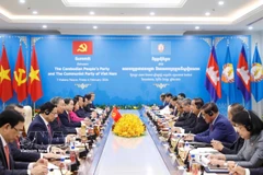 General Secretary of the Communist Party of Vietnam (CPV) Central Committee To Lam and President of the Cambodian People’s Party (CPP) Hun Sen co-chair the talks between the two Parties in Phnom Penh on February 6. (Photo: VNA)