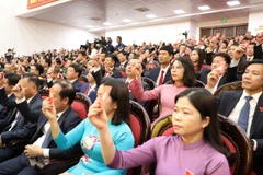 Delegates vote on the resolution of the first Party Congress of Ninh Binh on October 1. (Photo: VNA)