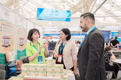 Visitors to Vietnam Expo 2026, which opened at the Vietnam Exposition Centre (VEC) in Hanoi on April 8. (Photo: VNA)