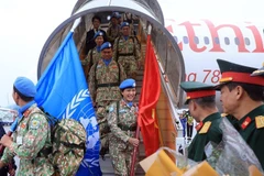 Engineering Unit Rotation 3 is welcomed at Noi Bai International Airport on September 29. (Photo: VNA)