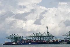 A cargo port in Singapore (Photo: Xinhua/VNA)