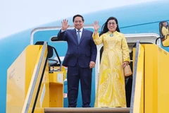 PM Pham Minh Chinh and his spouse arrive at Stockholm Arlanda Airport on June 11 evening. (Photo: VNA)