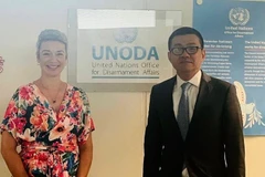 Vietnamese Ambassador Vu Le Thai Hoang (right) and Chief of the UN Office for Disarmament Affairs (UNODA) at Vienna Rebecca Jovin (Photo: Nhan dan Newspaper)