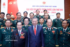 Party General Secretary and State President To Lam (front, centre) and delegates at the opening session of the 8th National Congress of the Vietnam War Veterans’ Association in Hanoi on June 17. (Photo: VNA)