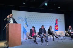 Journalist and scholar Gaston Fiorda addresses the seminar held in Buenos Aires on June 12 (Photo: VNA)
