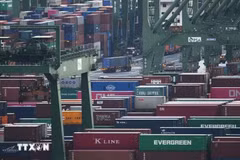 A cargo port in Singapore (Illustrative photo: Xinhua/VNA)