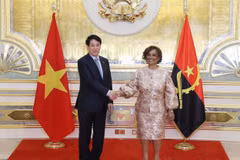 Vietnamese President Luong Cuong meets with Speaker of the National Assembly of Angola Carolina Cerqueira in Luanda on August 7. (Photo: VNA)