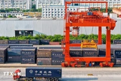 Containers of goods are handled at Nanning International Railway Port before being transported to Vietnam by cross-border trains. (Photo: VNA)