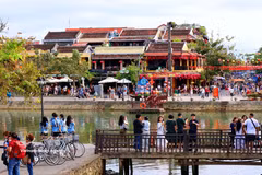 Hoi An Ancient Town in Da Nang city is a magnet for both domestic and foreign visitors. (Photo: VNA)