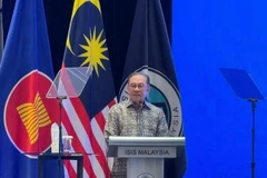 Malaysian Prime Minister Anwar Ibrahim addresses the 38th Asia-Pacific Roundtable (APR) in Kuala Lumpur on June 19 (Photo: VNA)
