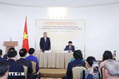 Party General Secretary To Lam speaks at the meeting with staff of the Vietnamese Embassy and representatives of the Vietnamese community in Belarus on May 12. (Photo: VNA)