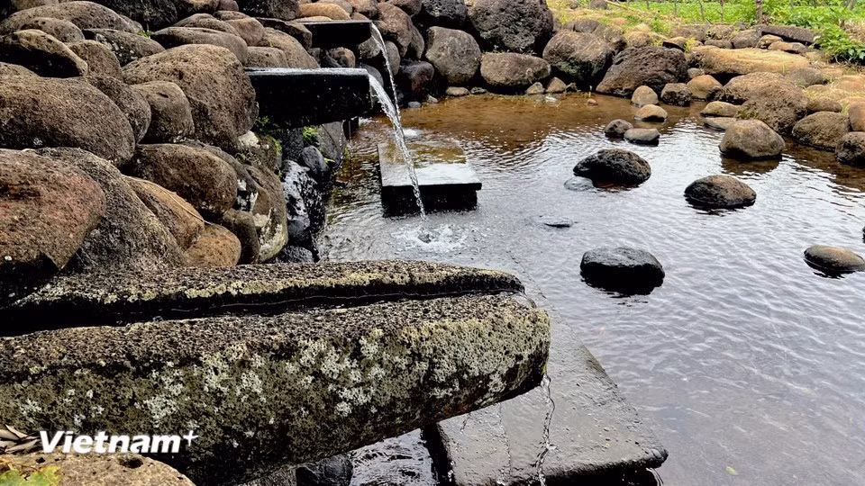 Remarkably, the Gio An wells have never run dry, whether under scorching summer heat or in the cold of winter. Pictured is the “Women’s area” of Trang well. (Photo: VietnamPlus)