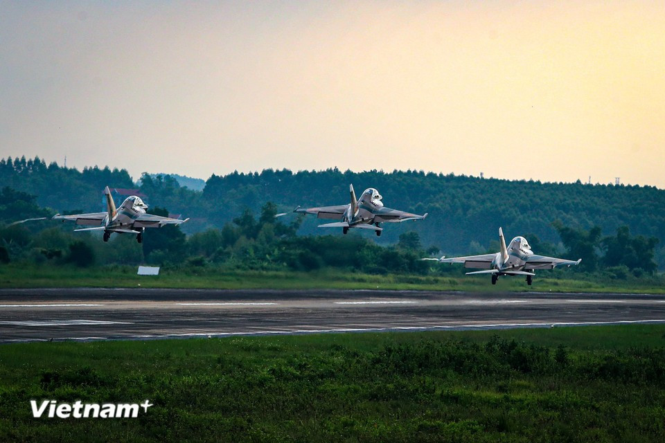 For the first time, the L-39NG squadron will take part in a parade flyover in a stepped formation. (Photo: VietnamPlus)