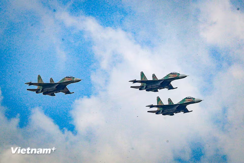 Su-30MK2, the mainstay fighter known as the “Cobra King”, which impressed audiences in previous displays, will once again perform on this National Day celebration. (Photo: VietnamPlus)