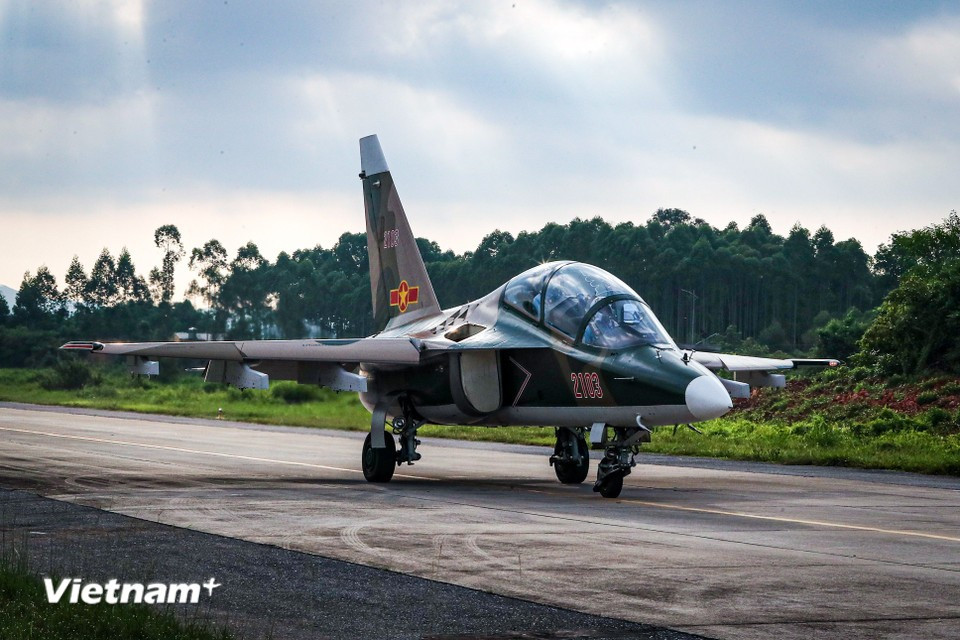 Six Yak-130s will fly in two formations of three. (Photo: VietnamPlus)