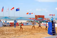 International Women’s Beach Volleyball Tournament brings together 16 teams from seven countries - Vietnam, Thailand, Singapore, Indonesia, Malaysia, Australia and Japan (Photo: VNA) 