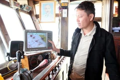 Fishing vessel owners have also proactively installed auxiliary devices to ensure backup connectivity in case their VMS equipment encounters problems at sea. (Photo: VNA)