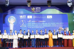 Outstanding individuals and firms honoured at VITM 2026 (Photo: VNA)