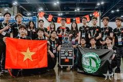 The Vietnamese team at the competition (Photo: QDND)