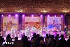 Temple of Literature night tour offers immersive cultural experience (Photo: VNA)