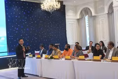 Lam Dong and Indian tourism businesses and travel agencies discuss opportunities for cooperation, investment and tourism promotion. (Photo: VNA) 