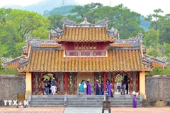 Visitors at a tourist site in Hue (Photo: VNA)