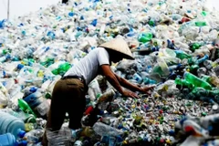 Effective July 1, 2025, plastic waste classified under tariff code HS 39.15 will require a certificate of approval from Sirim. (Photo: AFP) 