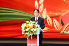 State President Luong Cuong addresses the ceremony honouring outstanding farmers and agricultural scientists on October 14. (Photo: danviet.vn)
