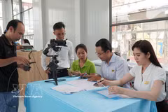 SME products livestreamed on the digital platform of Ca Mau Radio and Television Station.( Photo: VNA) 