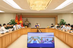 Deputy Prime Minister Pham Thi Thanh Tra and officials at the working session May 8. (Photo: baochinhphu.vn) 