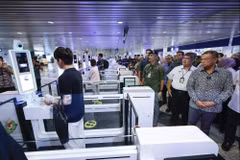 The National Integrated Immigration System (MyNIISe) is set to be fully implemented this June, in line with enhancements to the security features of the MyKad, as part of efforts to strengthen the country’s identity system and improve service delivery to the public. (Photo: Bernama) 