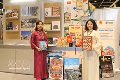 The Vietnamese Consulate General's booth at the Hong Kong Book Fair (Photo: VNA) 