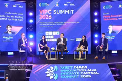 Speakers attend a panel discussion on policy foundations for Vietnam’s innovation investment capital market at VIPC Summit 2026. (Photo: VNA) 
