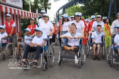 Many persons with disabilities have become inspiring examples of resilience, successfully integrating into the community and earning recognition and respect across all aspects of social life. (Photo: VNA) 