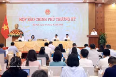 Delegates at the Government's regular press conference on August 3. (Photo: VNA)