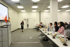 Hoang Thi Lien, Chairwoman of Vietnam Pepper and Spice Association (VPSA), introduces Vietnam’s pepper and spice industry at the forum. (Photo: VNA) 