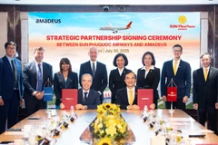 At the strategic partnership signing ceremony between Sun PhuQuoc Airways and Amadeus. (Photo: Sun Group)