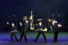 A performance by the Cuban children’s theater troupe La Colmenita at the show in Hanoi (Photo: VNA)