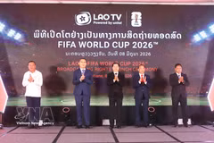 Delegates perform the ceremonial launch of the live broadcasting rights for the FIFA World Cup 2026. (Photo: VNA) 