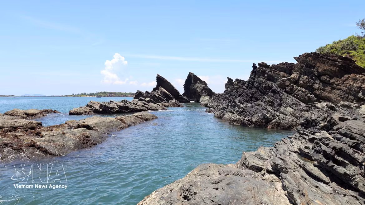 Pristine beauty of geological wonder in Da Nang dazzles visitors