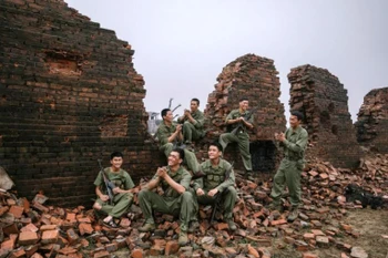 “Red Rain” is among the 17 outstanding films screened at the “Vietnam Film Week – The Journey of Light”. (Photo: qdnd.vn)