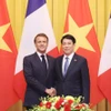 Weekly highlights: French, Hungarian Presidents visit Vietnam 