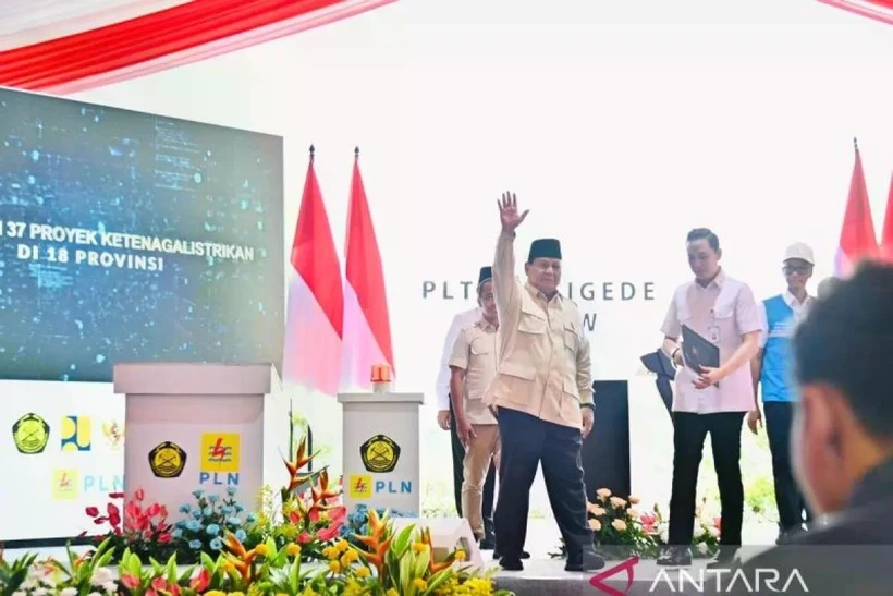 Indonesian President Prabowo Subianto inaugurates 37 national strategic electricity projects from the Jatigede Hydroelectric Power Plant, Sumedang district, West Java province on January 20. (Photo: Antara)