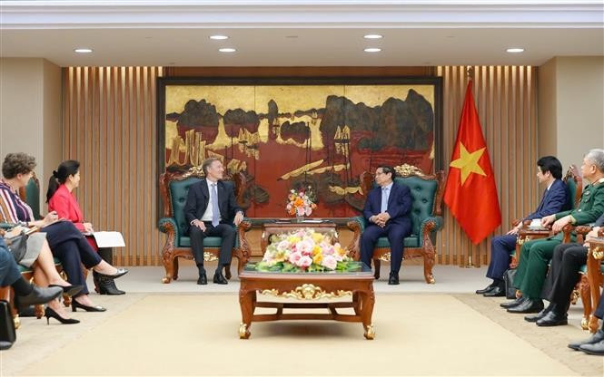 Prime Minister Pham Minh Chinh receives Wouter Van Wersch, Executive Vice President of Airbus International. (Photo: VNA)