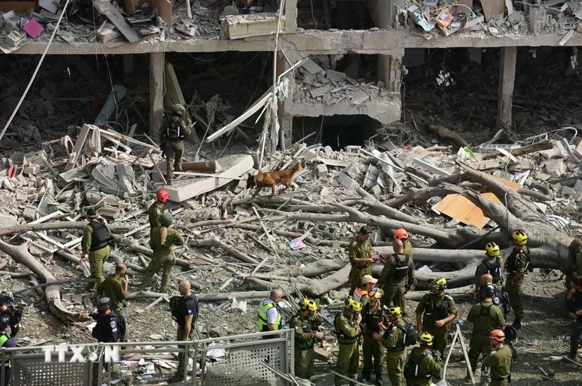 A building destroyed following Iran's attack in Tel Aviv, Israel. (Photo: Xinhua/VNA)