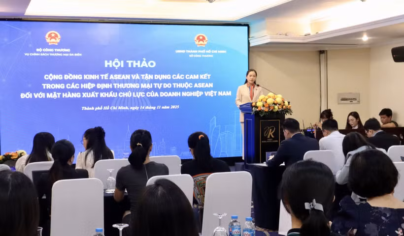 A view of the workshop on the ASEAN Economic Community (AEC) and the utilisation of free trade agreement (FTA) commitments for key export sectors. (Photo: VNA)