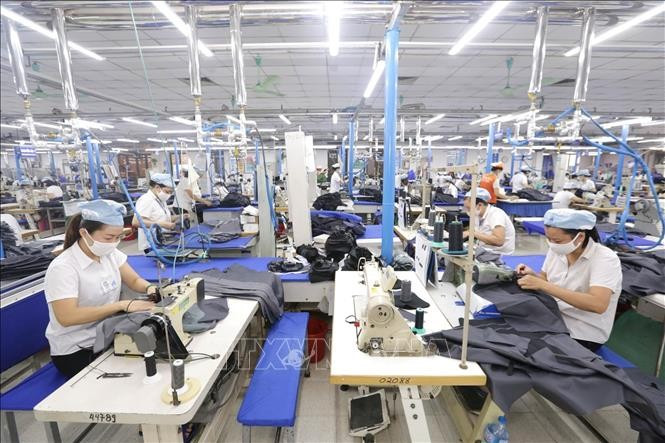 Garment production at Garment 10 Corporation in Long Bien district, Hanoi (Photo: VNA)