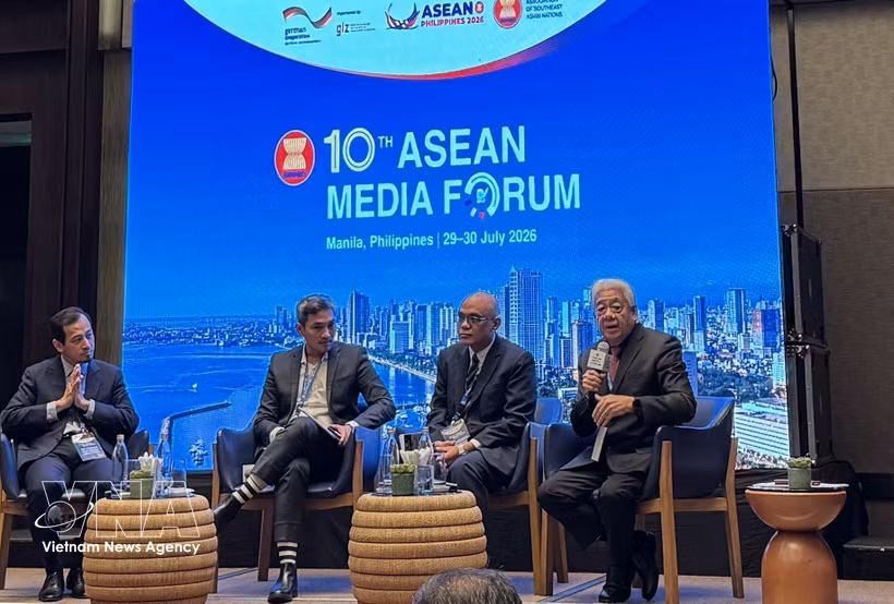 Panelists at the discussion session of the 10th ASEAN Media Forum. (Photo: VNA)