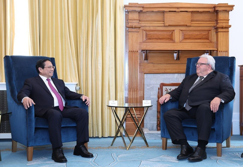 Prime Minister Pham Minh Chinh meets with Speaker of the New Zealand Parliament Gerry Brownlee in Wellington on March 11, 2024. (Photo: VNA)