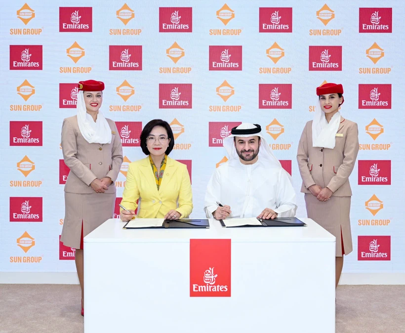 Sun Group signs a MoU with Emirates, April 30, 2025. (Photo: Sun Group)